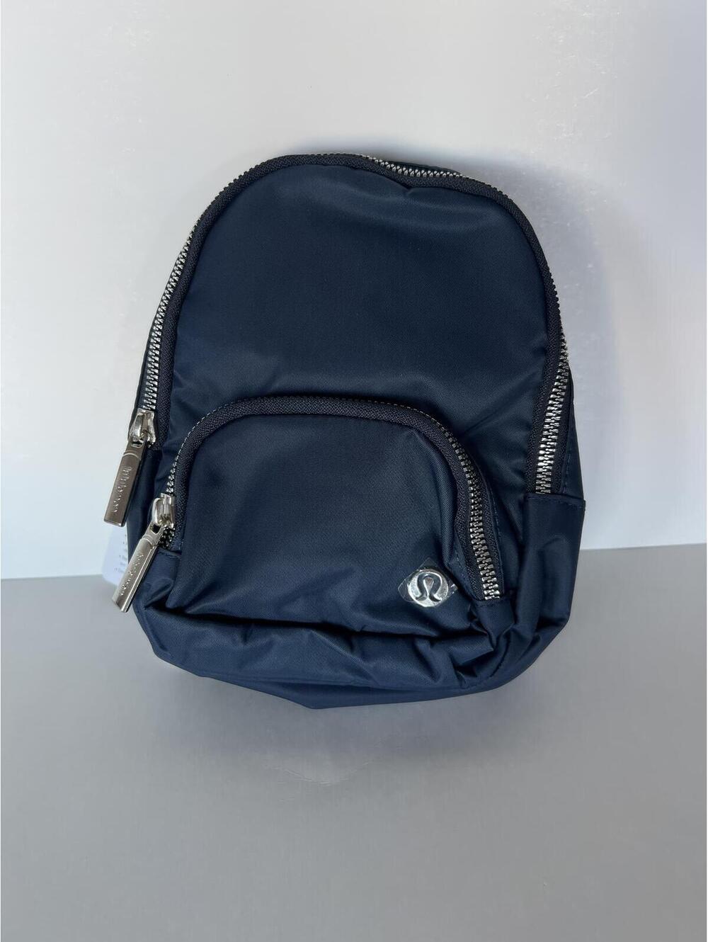 Lululemon Everywhere Small Sling Bag 2L Dark Blue